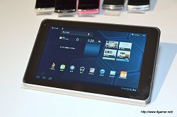 画像ギャラリー No.030のサムネイル画像 / Android 3.0搭載タブレット「Optimas Pad L-06C」は3月下旬発売予定。「Xperia arc SO-01C」「MEDIAS N-04C」も発表された「NTTドコモ 新モデル発表会 2011春」レポート