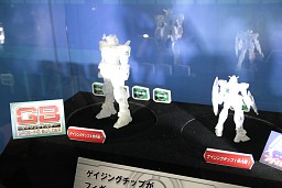 ���������꡼ No.021�Υ���ͥ������ / Ω�λ륢���Ȥ�iPhone����Υ饸����ʤɿ������ƥब¿����Ÿ�����������㥷�硼2011�ץ�ݡ���