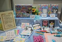 ���������꡼ No.035�Υ���ͥ������ / Ω�λ륢���Ȥ�iPhone����Υ饸����ʤɿ������ƥब¿����Ÿ�����������㥷�硼2011�ץ�ݡ���