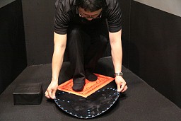 ���������꡼ No.037�Υ���ͥ������ / Ω�λ륢���Ȥ�iPhone����Υ饸����ʤɿ������ƥब¿����Ÿ�����������㥷�硼2011�ץ�ݡ���