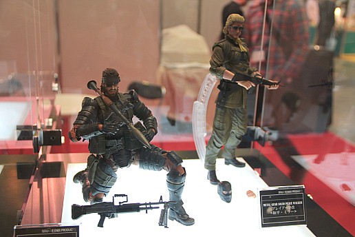 ���������꡼ No.049�Υ���ͥ������ / Ω�λ륢���Ȥ�iPhone����Υ饸����ʤɿ������ƥब¿����Ÿ�����������㥷�硼2011�ץ�ݡ���