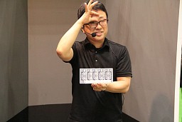 ���������꡼ No.065�Υ���ͥ������ / Ω�λ륢���Ȥ�iPhone����Υ饸����ʤɿ������ƥब¿����Ÿ�����������㥷�硼2011�ץ�ݡ���