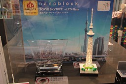 ���������꡼ No.069�Υ���ͥ������ / Ω�λ륢���Ȥ�iPhone����Υ饸����ʤɿ������ƥब¿����Ÿ�����������㥷�硼2011�ץ�ݡ���