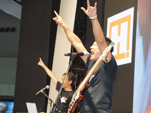 ꡼ No.001Υͥ / AM硼2011ϥȥܡо夬ä[H.]饤֡10ǯǰCDμϿʤȯɽ