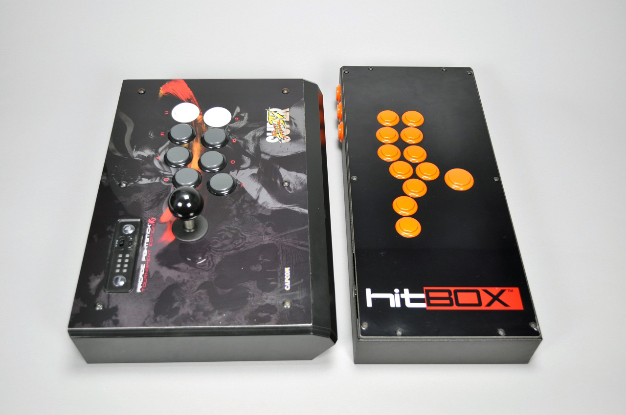 画像集 No.017 / 格闘ゲーム用“レバーレス”コントローラ「Hit Box