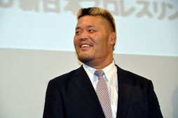 画像ギャラリー No.027のサムネイル画像 / オンライン対戦に対応したTCGが発表に。「新日本プロレスリング×ブシロード」戦略発表会レポート