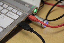 画像ギャラリー No.006のサムネイル画像 / 【新連載】買い物Surfer―「WORMHOLE STATION」を導入してマルチPC環境を改善してみた