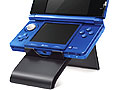 任天堂，3DS本体を乗せてプレイできる折りたたみ式の専用スタンドを，2012年3月22日に発売