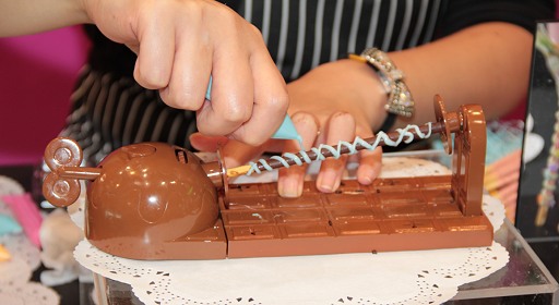 画像ギャラリー No.038のサムネイル画像 / 今年の流行はスマートフォンと犬? ハイテク玩具勢ぞろいで東京おもちゃショー2012開催