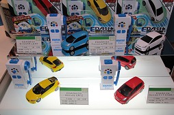 画像ギャラリー No.040のサムネイル画像 / 今年の流行はスマートフォンと犬? ハイテク玩具勢ぞろいで東京おもちゃショー2012開催