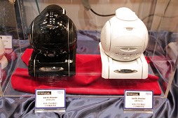 画像ギャラリー No.041のサムネイル画像 / 今年の流行はスマートフォンと犬? ハイテク玩具勢ぞろいで東京おもちゃショー2012開催