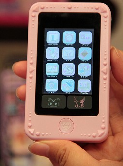 画像ギャラリー No.050のサムネイル画像 / 今年の流行はスマートフォンと犬? ハイテク玩具勢ぞろいで東京おもちゃショー2012開催