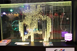 画像ギャラリー No.071のサムネイル画像 / 今年の流行はスマートフォンと犬? ハイテク玩具勢ぞろいで東京おもちゃショー2012開催