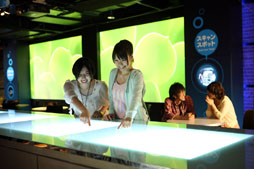 「東京ジョイポリス」のリニューアルオープンは2012年7月14日。キャンペーンキャラクターを務める「NYC」の3名が登壇した記者発表会レポート
