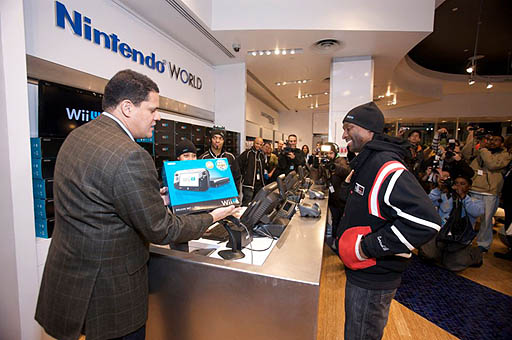 「Wii U」が日本より一足早く北米で発売され，各地で売り切れ店が続出。ファームウェアのアップデートも行われる