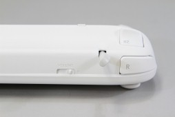 画像集#018のサムネイル/本日発売された「Wii U」をさっそく開けてみた。筐体とACアダプタは従来のWiiより一回り大きい