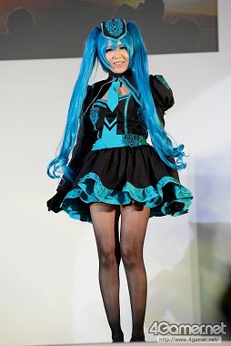 #195Υͥ/TGS 2013200̾Υץ쥤䡼ѥեޥ󥹤ϪCosplay Collection Nightפեȥݡ