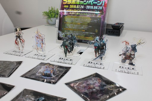 画像ギャラリー No.007のサムネイル画像 / 「リネージュ2×インターネットカフェ DiCEコラボ」内覧会の模様をお届け。DiCEで「リネ2」を遊んでアクリルフィギュアをもらおう!