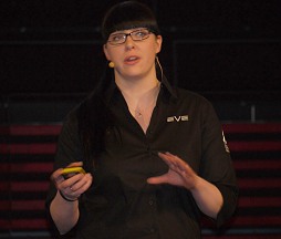 ���������꡼ No.009�Υ���ͥ������ / 2012ǯ�Υơ��ޤϺ�������EVE FANFEST 2012�פǹԤ�줿��EVE Online�״�Ĵ�ֱ��ݡ���