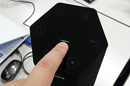 画像ギャラリー No.008のサムネイル画像 / Creative,「Sound BlasterAxx」発表。BT&USB接続対応のスピーカーとマイク,DSPを1本の“六角柱”にまとめた製品