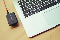 ������#011�Υ���ͥ���/�Хåƥ꡼��¢�ǥݥ�����ˤ�ʤ�USB������ɥǥХ�����Sound Blaster E��