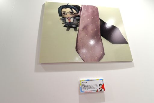 画像ギャラリー No.035のサムネイル画像 / 「にじフェス2026」美術室&資料室レポート。ライバーの私物,新人たちによるエモ写真展示,会場イチ目立つ月ノ美兎巨大バルーンまで目白押し