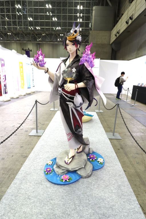 画像ギャラリー No.042のサムネイル画像 / 「にじフェス2026」美術室&資料室レポート。ライバーの私物,新人たちによるエモ写真展示,会場イチ目立つ月ノ美兎巨大バルーンまで目白押し