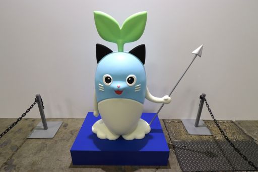 画像ギャラリー No.047のサムネイル画像 / 「にじフェス2026」美術室&資料室レポート。ライバーの私物,新人たちによるエモ写真展示,会場イチ目立つ月ノ美兎巨大バルーンまで目白押し