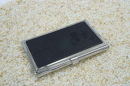 TGS2008でFFXIデザインのカードケースやキーホルダーなど販売。「闇の