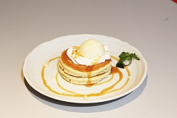 ���������꡼ No.027�Υ���ͥ������ / �֥ƥ��륺�������С��פȥ��饪�����ɥ��������ո�Ź�Υ������åץ����ڡ����������ϡ��������������饹�ȤǺ̤�줿�ե����ǥ���ܥ�˥塼��ڤ��⤦