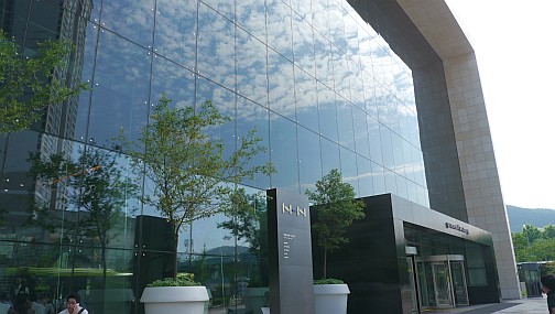 ���������꡼ No.005�Υ���ͥ������ / ����ʥ��ե�����Ư�����������ڹ�NHN�ο��Ҳ���NHN Green Factory�פ򸫳ؤ�������NHN Japan MEDIA TOUR�ץ�ݡ��Ȥ�Ǻ�