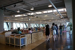 ���������꡼ No.082�Υ���ͥ������ / ����ʥ��ե�����Ư�����������ڹ�NHN�ο��Ҳ���NHN Green Factory�פ򸫳ؤ�������NHN Japan MEDIA TOUR�ץ�ݡ��Ȥ�Ǻ�