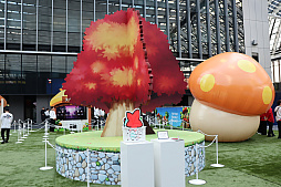 ���������꡼ No.045�Υ���ͥ������ / �֥ᥤ�ץ륹�ȡ��꡼�פΥ��ե饤�󥤥٥�ȡ�2025 Super Maple Party�׳��š������ȡ�����ι�͡ɡ֥��פ�2025�ߥ��åץǡ��ȡ�ASSEMBLE�פ�ȯɽ��