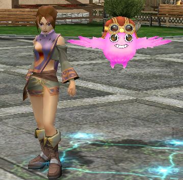 画像ギャラリー No.006のサムネイル画像 / 「コルム」,“コワカワ系”ペット「ミニギロチン」を連れて歩こう