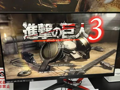 画像ギャラリー No.016のサムネイル画像 / 超大型巨人の巨大バルーンが目印！ 「進撃の巨人3」の試遊台で，より直感的になった立体機動とスロー演出を体験してきた［TGS2026］
