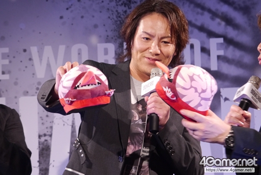 画像ギャラリー No.011のサムネイル画像 / 「THE WORLD OF BIOHAZARD 30周年展」発表会&内覧会レポート。ドミトレスクの座像や等身大ウェスカーなど,迫力ある立体展示と趣向を凝らした演出が満載