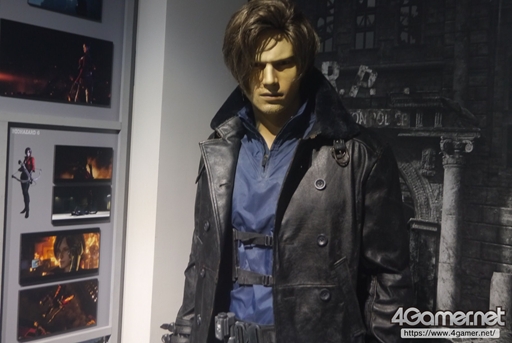 画像ギャラリー No.034のサムネイル画像 / 「THE WORLD OF BIOHAZARD 30周年展」発表会&内覧会レポート。ドミトレスクの座像や等身大ウェスカーなど,迫力ある立体展示と趣向を凝らした演出が満載