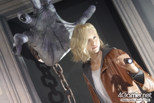 画像ギャラリー No.035のサムネイル画像 / 「THE WORLD OF BIOHAZARD 30周年展」発表会&内覧会レポート。ドミトレスクの座像や等身大ウェスカーなど,迫力ある立体展示と趣向を凝らした演出が満載