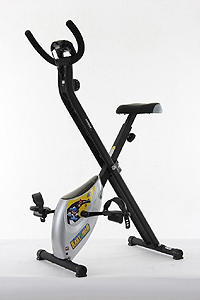 画像ギャラリー No.002のサムネイル画像 / この発想は新しいのか古いのか。「Crazy Racing:Kart Rider」と連動する“エクササイズバイク風”コントローラーが韓国で登場