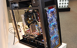 ������#004�Υ���ͥ���/��COMPUTEX��Thermalright�������ǽŰ��Ż��PC�������䡤�������ե�������Υե���쥹�緿GPU�����顼�ʤɤ���������缡�в٤�