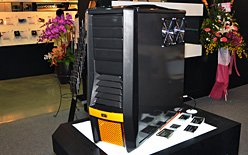 ������#008�Υ���ͥ���/��COMPUTEX��Thermalright�������ǽŰ��Ż��PC�������䡤�������ե�������Υե���쥹�緿GPU�����顼�ʤɤ���������缡�в٤�