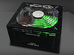 ���������꡼ No.002�Υ���ͥ������ / Thermaltake����¢LED�ο����ѹ��Ǥ��륲���ޡ�����750W�Ÿ���˥å�