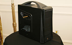 画像ギャラリー No.012のサムネイル画像 / Thermaltakeは“4-way SLI”サポートの「GF100」対応PCケースを準備中