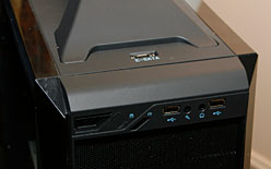 画像ギャラリー No.014のサムネイル画像 / Thermaltakeは“4-way SLI”サポートの「GF100」対応PCケースを準備中