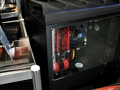 ꡼ No.006 | COMPUTEXSilverStoneޡPCRavenפ3Ƥˡե饰åסƤӤġPC