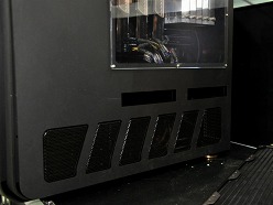 ꡼ No.017 | COMPUTEXSilverStoneޡPCRavenפ3Ƥˡե饰åסƤӤġPC