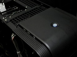 ꡼ No.022 | COMPUTEXSilverStoneޡPCRavenפ3Ƥˡե饰åסƤӤġPC