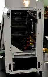 ꡼ No.027 | COMPUTEXSilverStoneޡPCRavenפ3Ƥˡե饰åסƤӤġPC