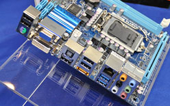 ���������꡼ No.038�Υ���ͥ������ / Intel in Akiba������������Ρ�Solid�ɤʥࡼ�ӡ������������ͤˤ��SSD�ֺ¡�OC������Ͽ�����󥸤�