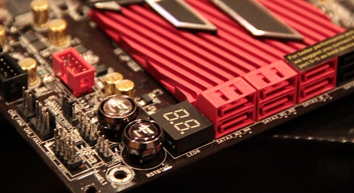 画像ギャラリー No.011のサムネイル画像 / P67マザーボードでゲーマー向け市場を狙うASRockマーケティング&Jonathan“Fatal1ty” Wendel氏インタビューを掲載